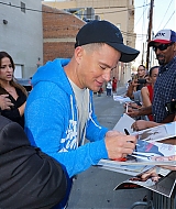 052.jpg